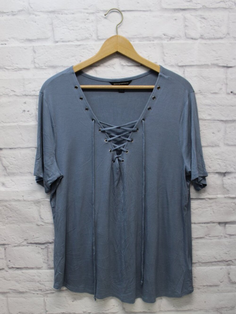 Rock & Republic Extra Large Blue Slate Gray Shortsleeve Lace Up Front Knit Top